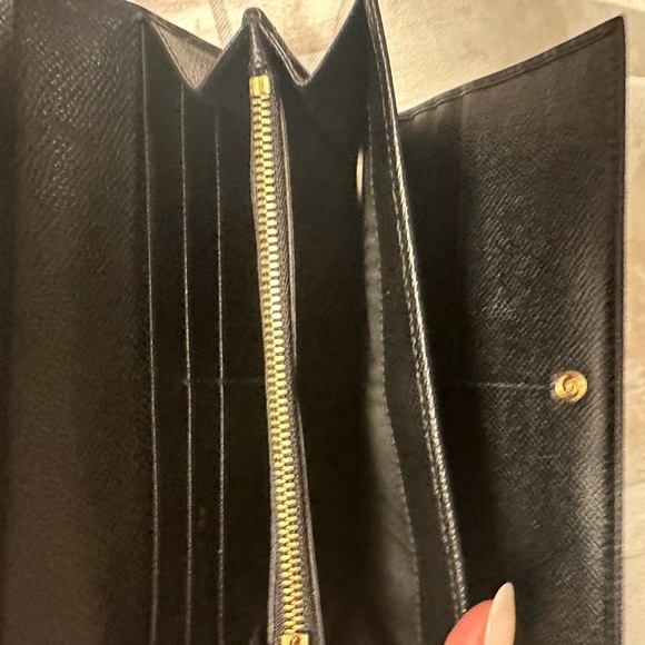 Salvatore Ferragamo Black Wallet (very good condition) - Picture 3 of 3
